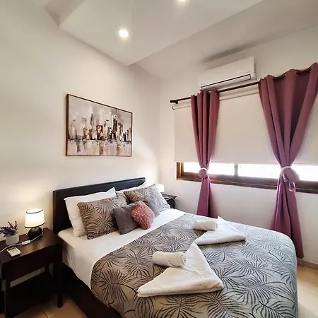 Apartment Kato 400m To The Paphos
