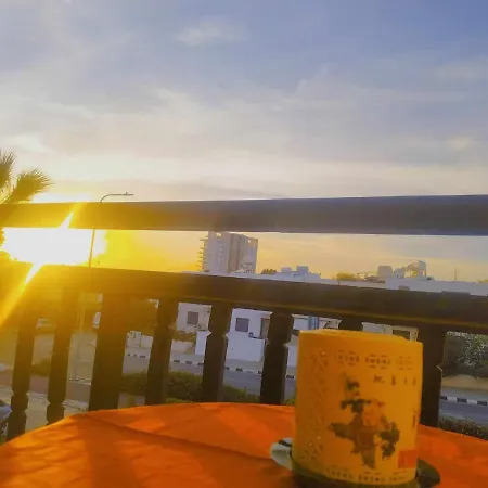 Kato 400m To The פאפוס