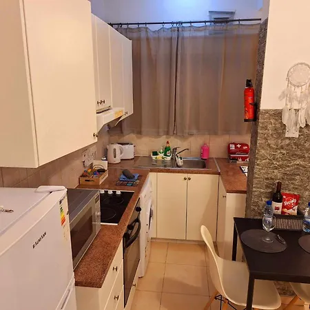 Kato 400m To The * פאפוס