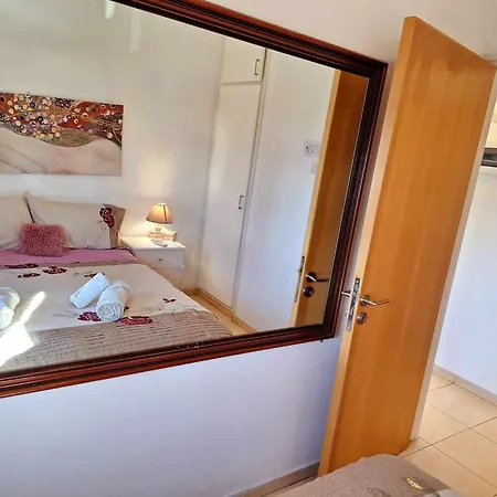 Kato 400m To The דירה *