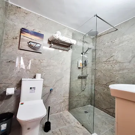 Kato 400m To The * פאפוס