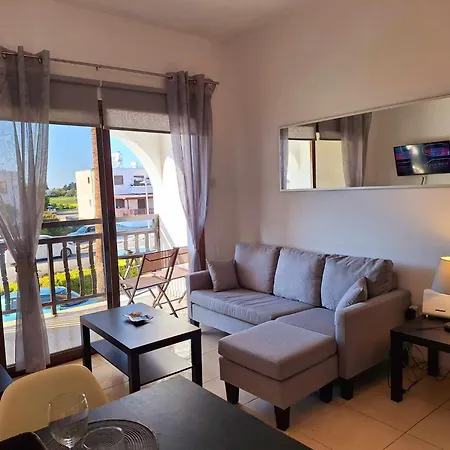 Kato 400m To The Appartement Paphos