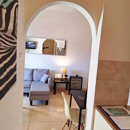 Kato 400m To The Appartement *