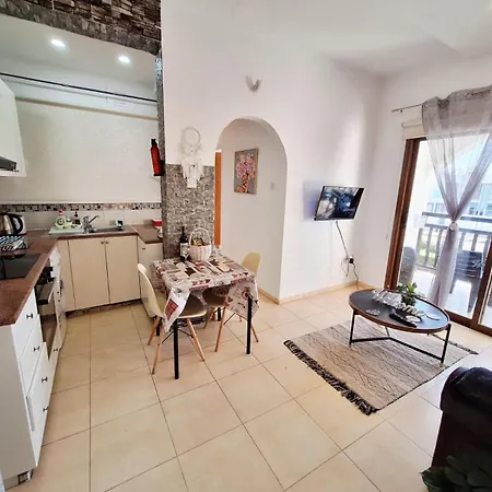 Kato 400m To The Appartement *