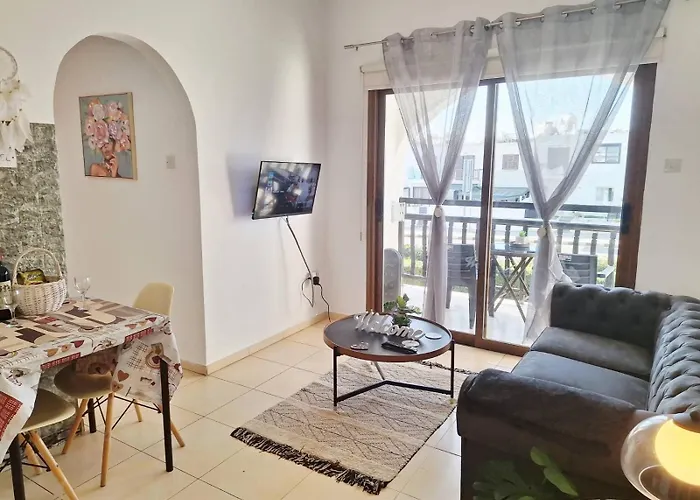 아파트 Kato 400m To The 파포스