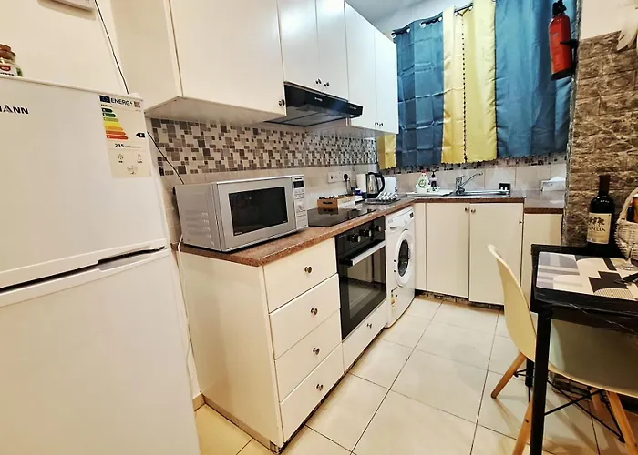 Kato 400m To The 아파트