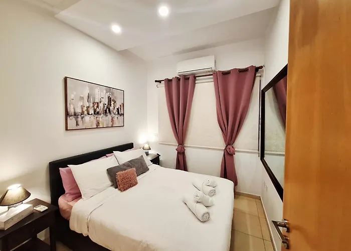 Kato 400m To The 아파트 파포스