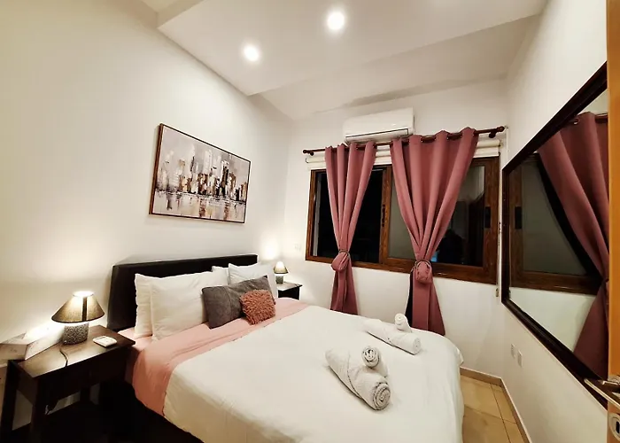 Kato 400m To The 아파트 파포스