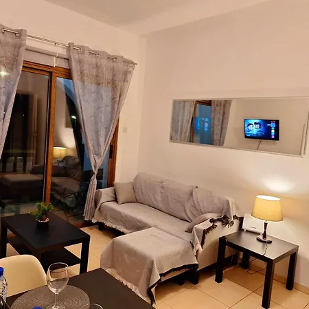 Kato 400m To The Apartamento