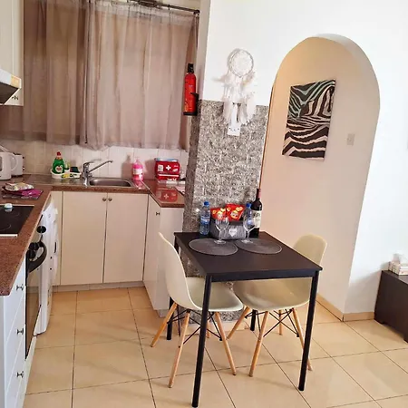 Kato 400m To The * Paphos