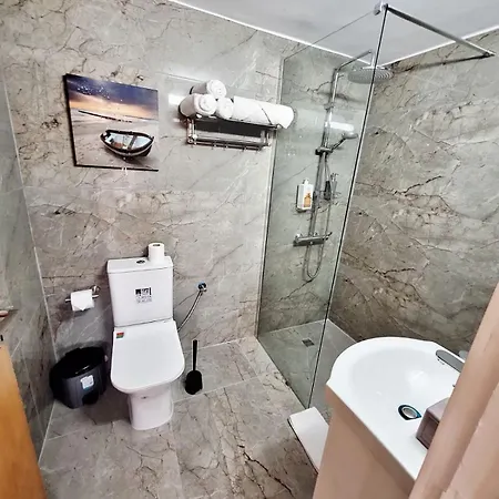 Lägenhet Kato 400m To The Paphos