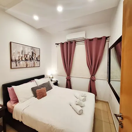 Kato 400m To The Lägenhet Paphos