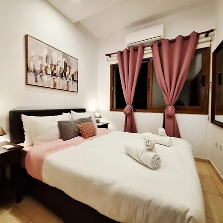 Kato 400m To The Lägenhet Paphos