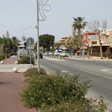 Kato 400m To The Apartamento